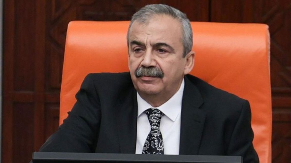 Sırrı Süreyya Önder uyandı mı?