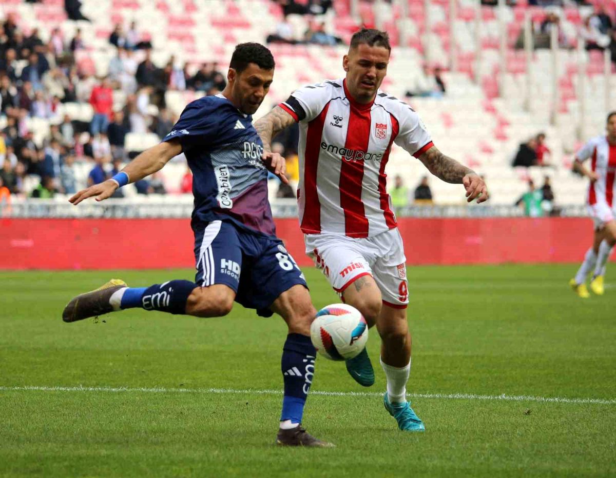 Sivasspor ve Antalyaspor İlk Yarıda Gol Atamadı