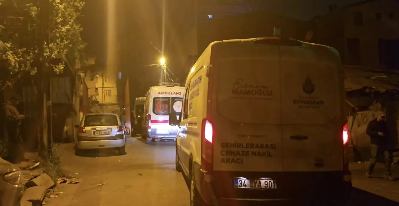 Ümraniye'de Sokakta Bir Kadın Başından Vurularak Öldürüldü