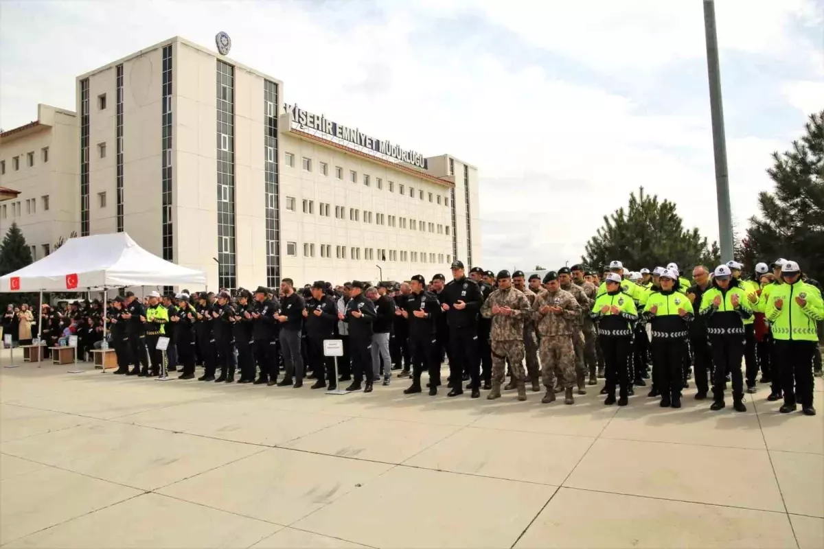 Eskişehir'de Vefat Eden Polis Memuru Altan Yalım Son Yolculuğuna Uğurlandı