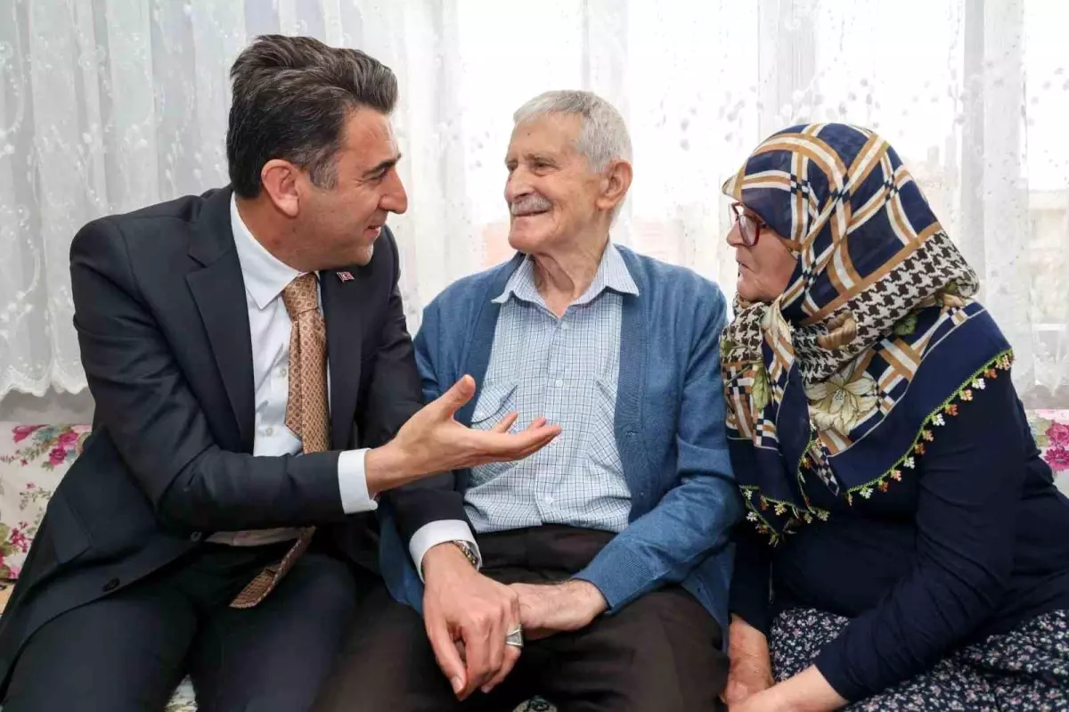 57 Yıldır Evliliklerini Sürdüren Rabiye ve Veysi Çifti Gençlere Örnek Oluyor