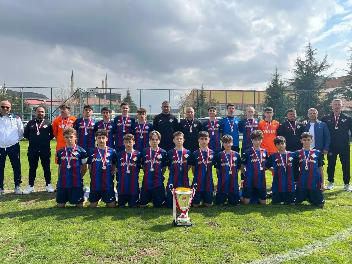 1461 Trabzon U14 Takımı Türkiye Şampiyonu Oldu