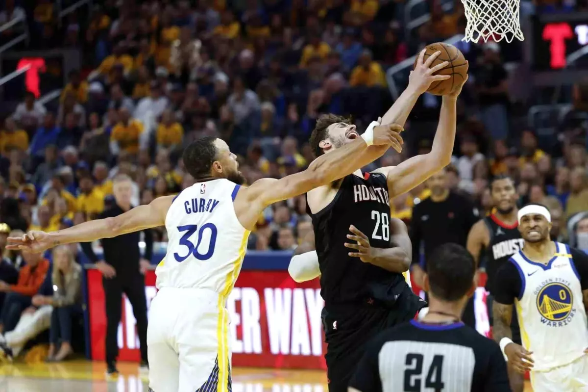 Houston Rockets, Golden State Warriors'a Kaybederek Seride Geride Kaldı