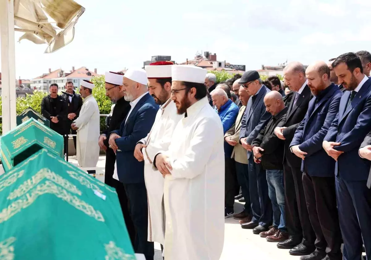 Cumhurbaşkanı Erdoğan, Arapça öğretmeni Ahmet Karaman'ın cenaze namazına katıldı