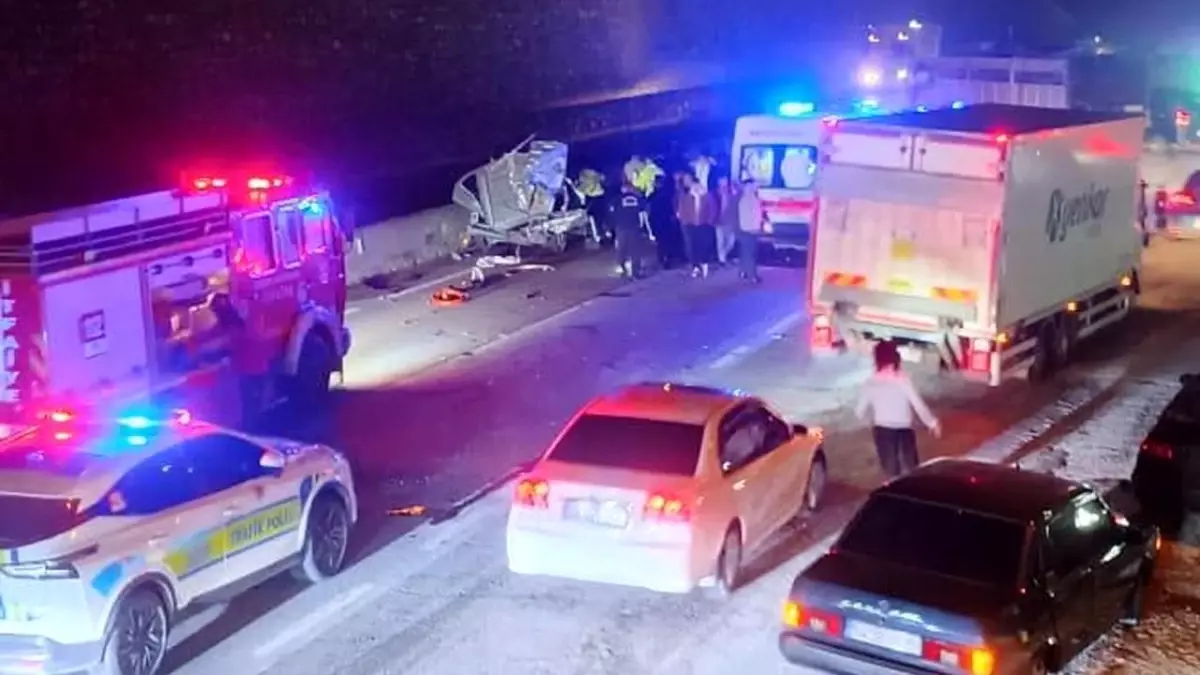 Geyve'de Trafik Kazası: 1 Ölü, 1 Ağır Yaralı