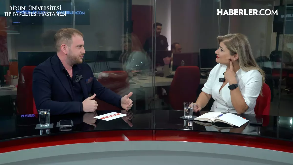 Doç. Dr. Münir Demirel: Herkesi aynı kalıba sokarak diş estetiği yapmak doğru değil
