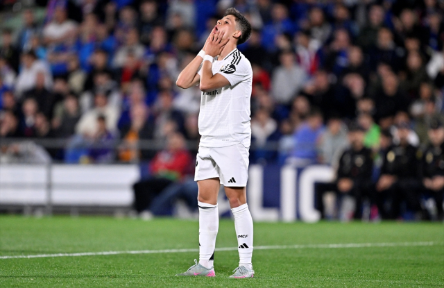 El Clasico'da Arda Güler'e yapılanlar Real Madrid taraftarlarını çıldırttı El Clasico'da Arda Güler'e yapılanlar Real Madrid taraftarlarını çıldırttı