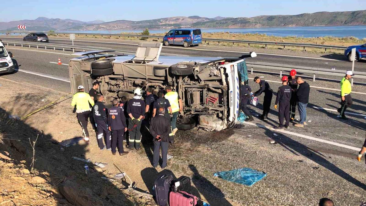 Elazığ-Diyarbakır Yolunda Midibüs Kazası: 25 Yaralı