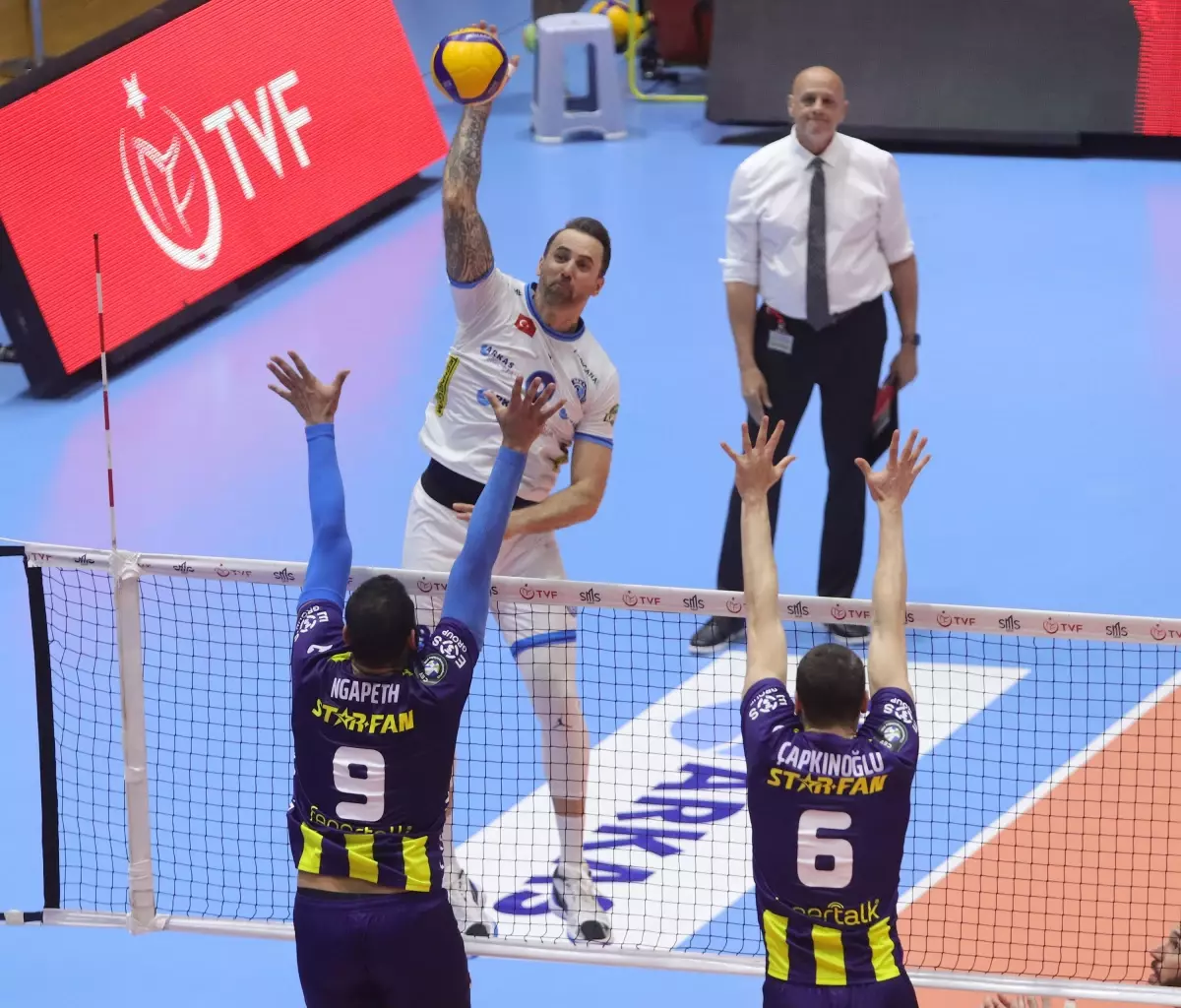 Arkas Spor, Fenerbahçe'yi 3-1 Yenerek Seride Durumu Eşitledi