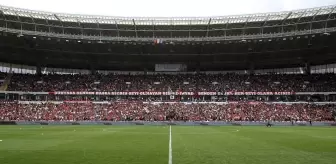 Görüntüler Bölgesel Amatör Lig'den! Eskişehirspor'un maçını 33 bini aşkın taraftar izledi