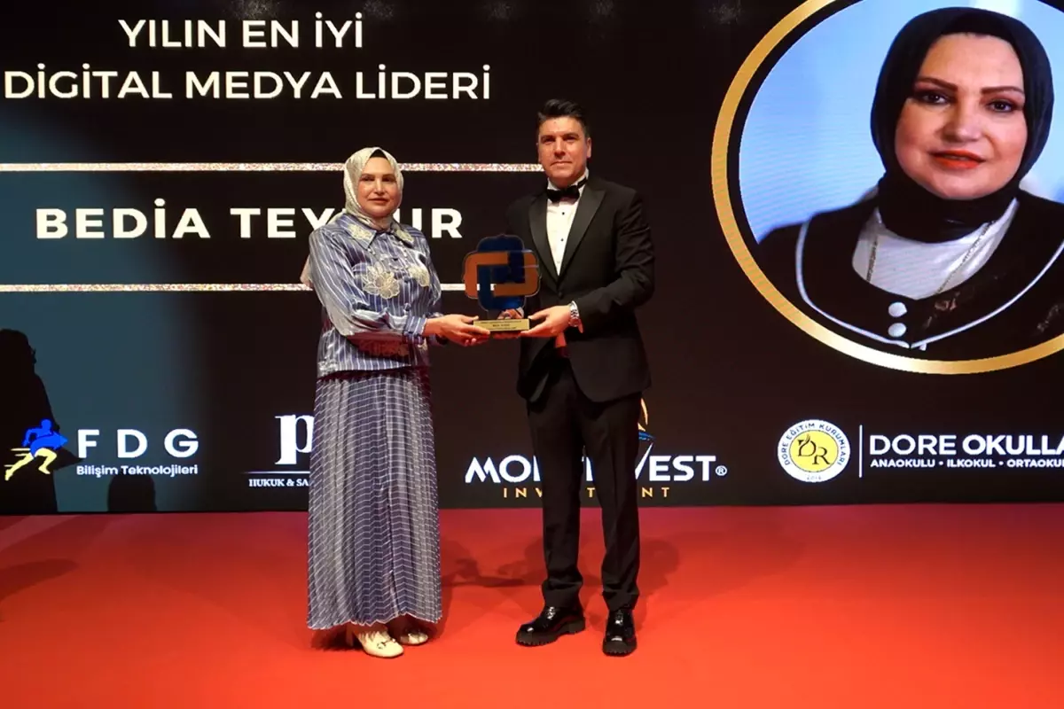 Haberler.com Genel Yayın Yönetmeni Bedia Teymur'a 'Yılın En İyi Dijital Medya Lideri' ödülü