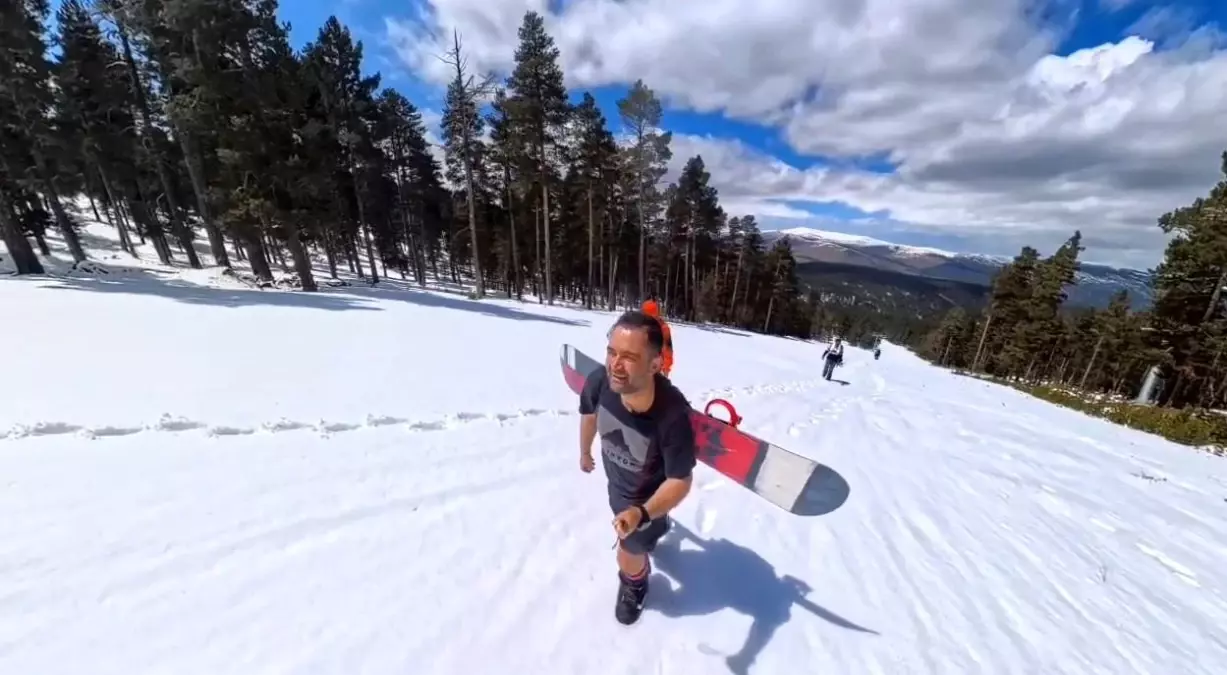 Sarıkamış'ta Nisan Ayında Kış Masalı: Snowboard Keyfi