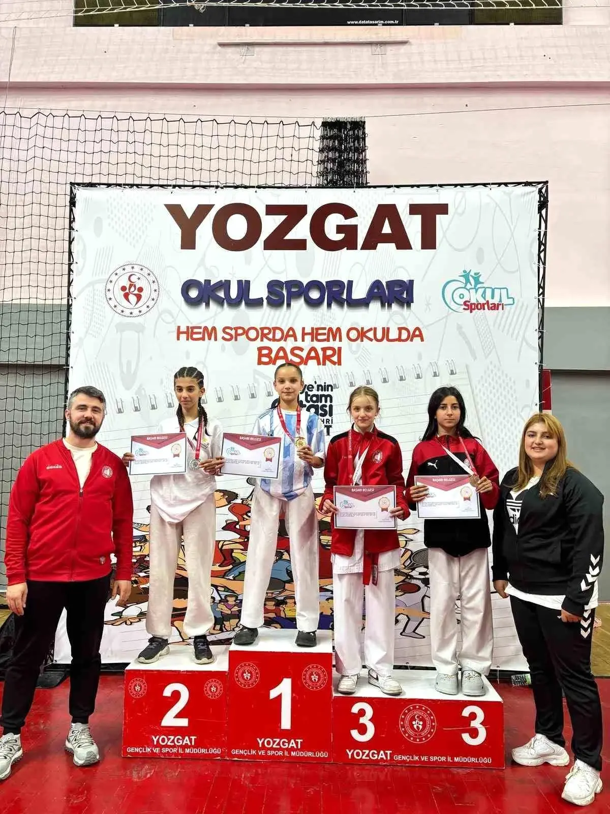 Kayserili Sporcular Yozgat'ta Karate Başarılarıyla Türkiye Birinciliği'ne Gidecek
