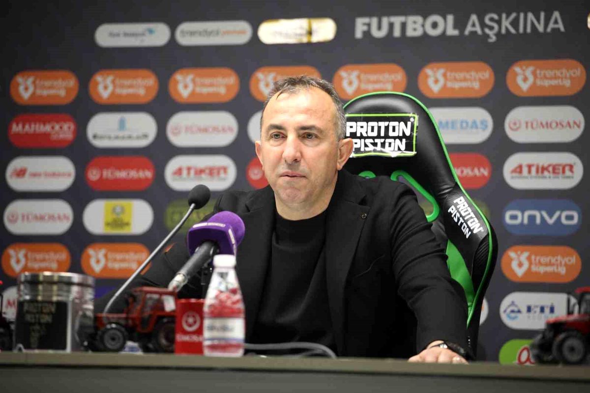 Konyaspor Teknik Direktörü Recep Uçar, Kalan 4 Maçta Hedeflerinin Taraftarlarını Mutlu Etmek Olduğunu Açıkladı
