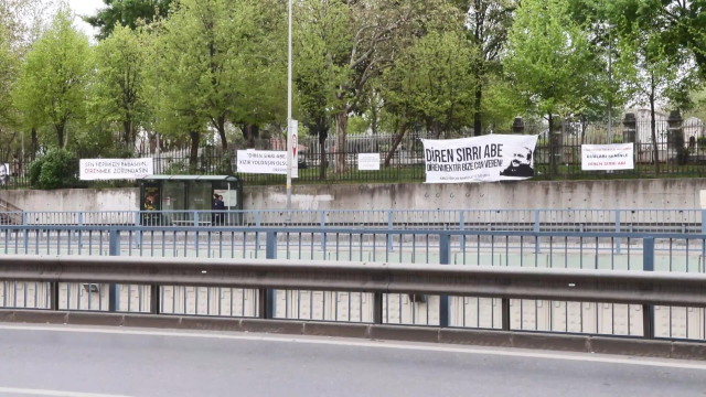 The banners hung across from the hospital where Sırrı Süreyya Önder is staying drew attention