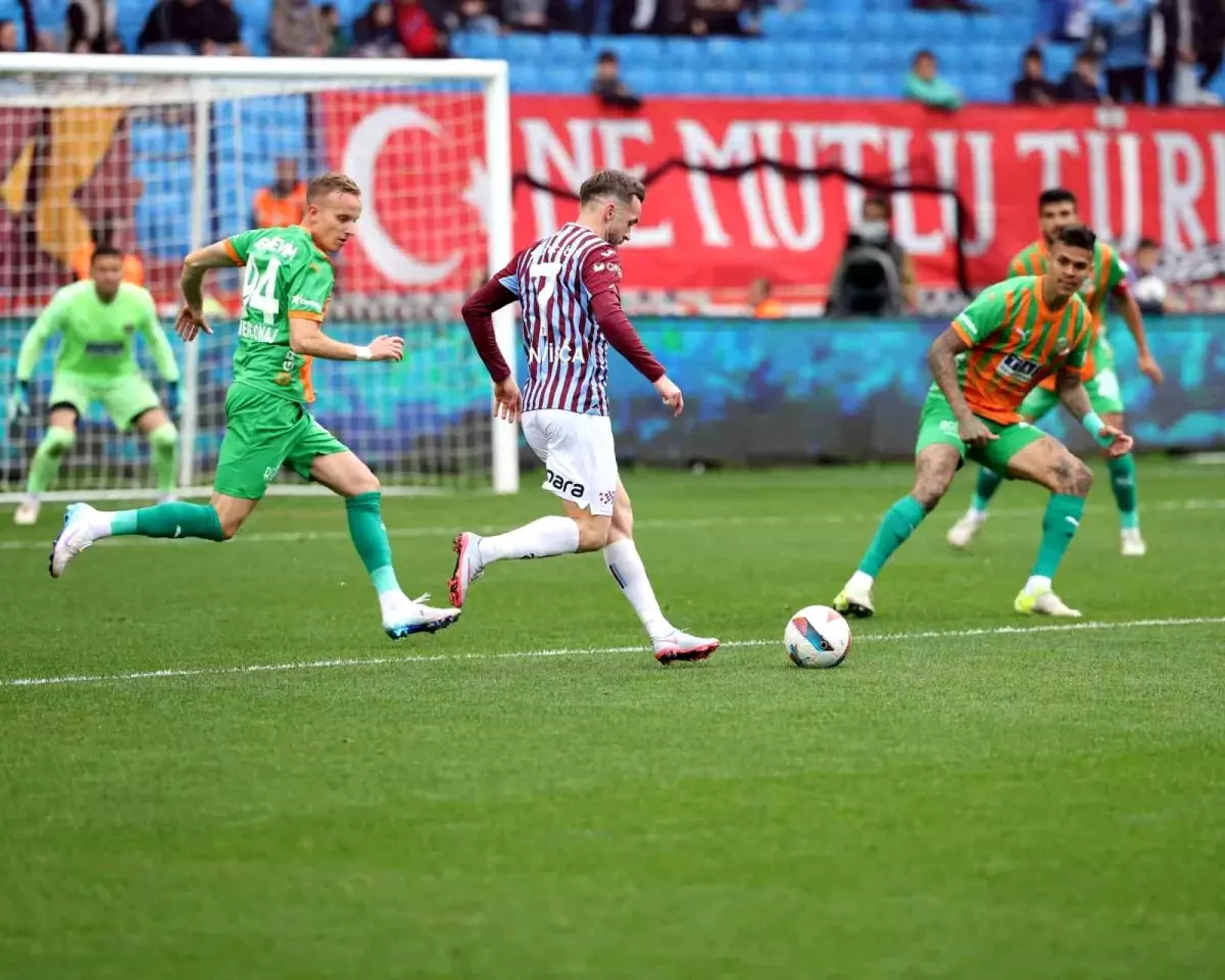 Trabzonspor, Alanyaspor'u 4-3 Mağlup Etti