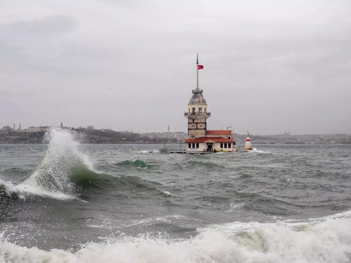 İstanbul'da Kuvvetli Rüzgar ve Fırtına Uyarısı
