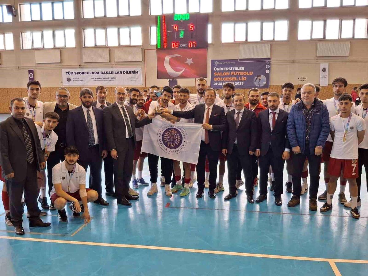 Atatürk Üniversitesi Salon Futbolu Bölgesel Liginde Şampiyon Oldu