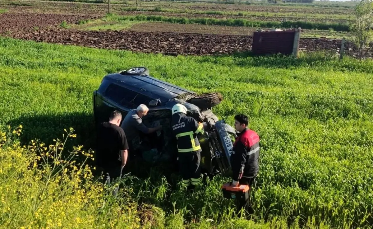 Samsun'da Otomobil Takla Attı: 2 Yaralı