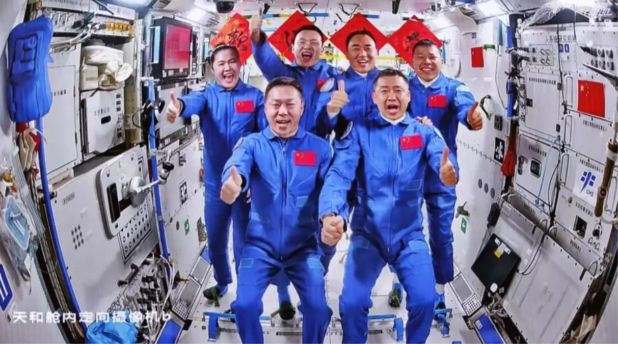Çin'de Shenzhou-19 Uzay Aracından Shenzhou-20'ye Devir Teslim Töreni