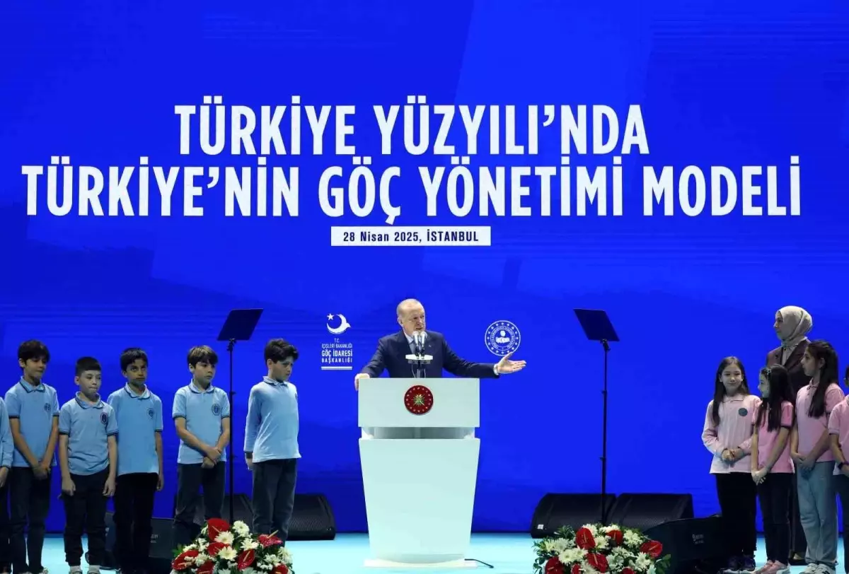 Cumhurbaşkanı Erdoğan 'Türkiye'de toplam 4 milyon 33 bin göçmen var'