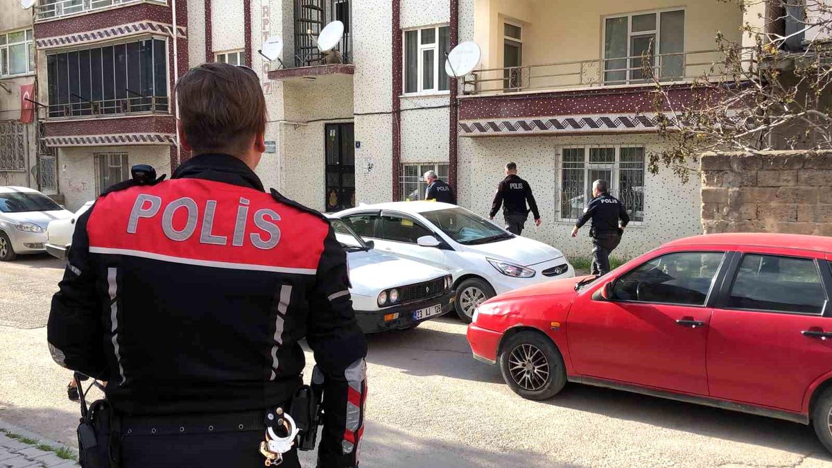 Elazığ'da 52 Yaşındaki Şahıs Evinde Ölü Bulundu