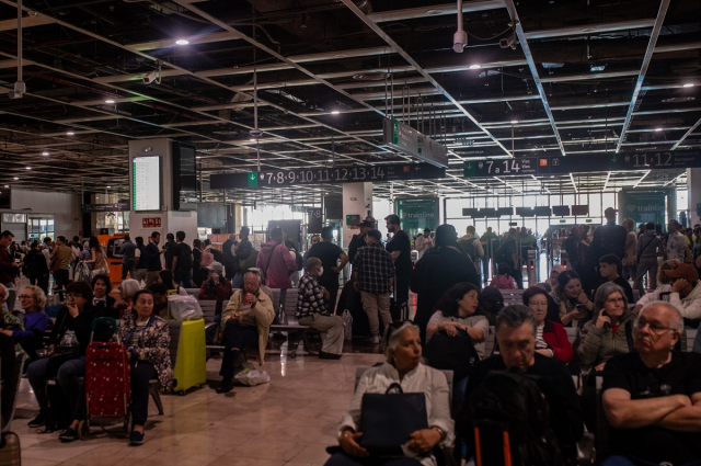 Elektriklerin kesildiği İspanya'da OHAL ilan edildi