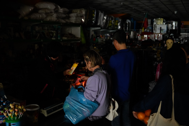 Elektriklerin kesildiği İspanya'da OHAL ilan edildi