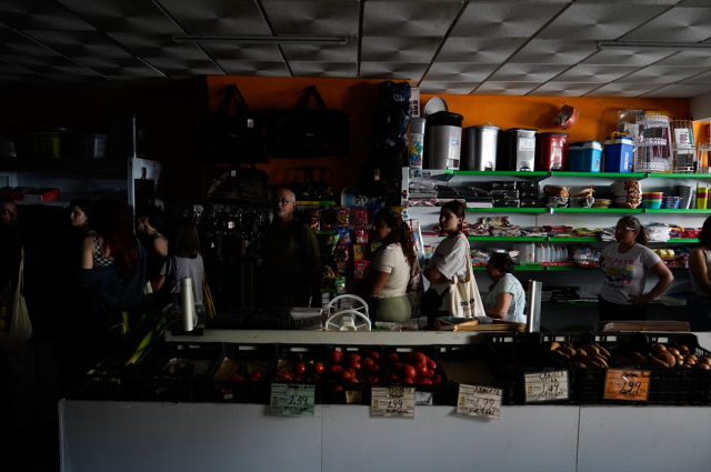 Elektriklerin kesildiği İspanya'da OHAL ilan edildi