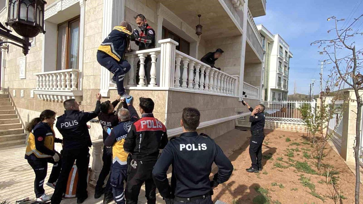 Aksaray'da Emekli Astsubay Ailesine Kıyıp İntihar Etti