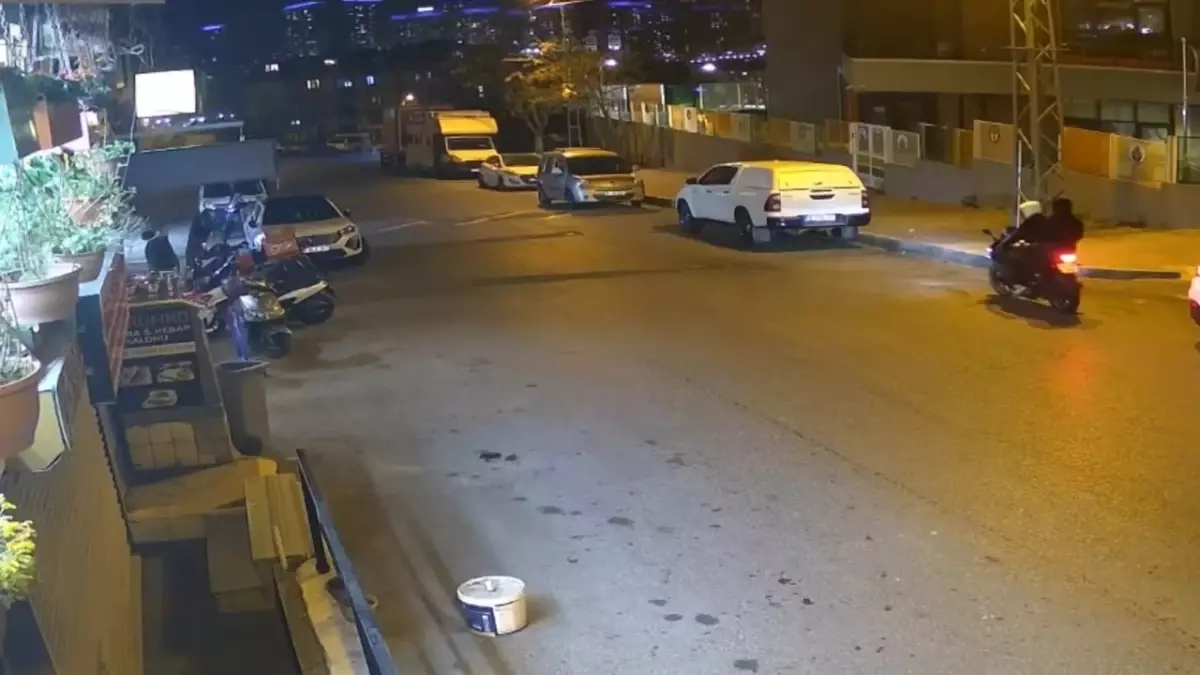 Kıraathanede Silahlı Saldırı: Genç Adam Hayatını Kaybetti