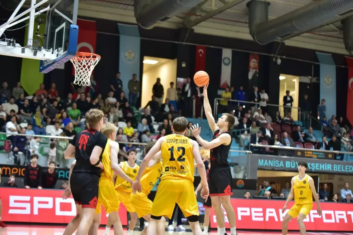 Litvanya'nın Rytas Vilnius Takımı, Gençler Basketbol Şampiyonlar Ligi'nde Şampiyon Oldu