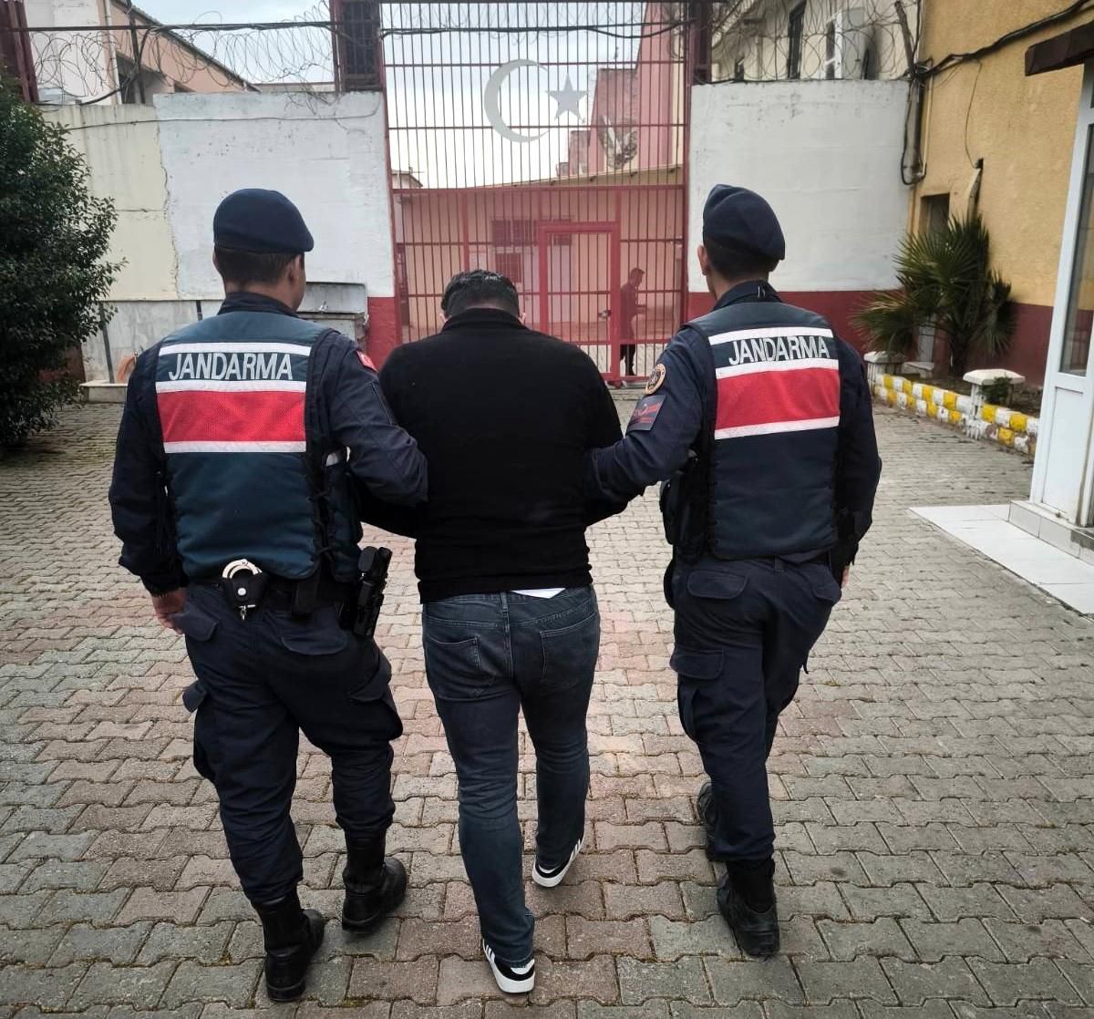 Aydın'da Kredi Dolandırıcılığı Zanlısı Kardeşinin Kimliğiyle Yakalandı
