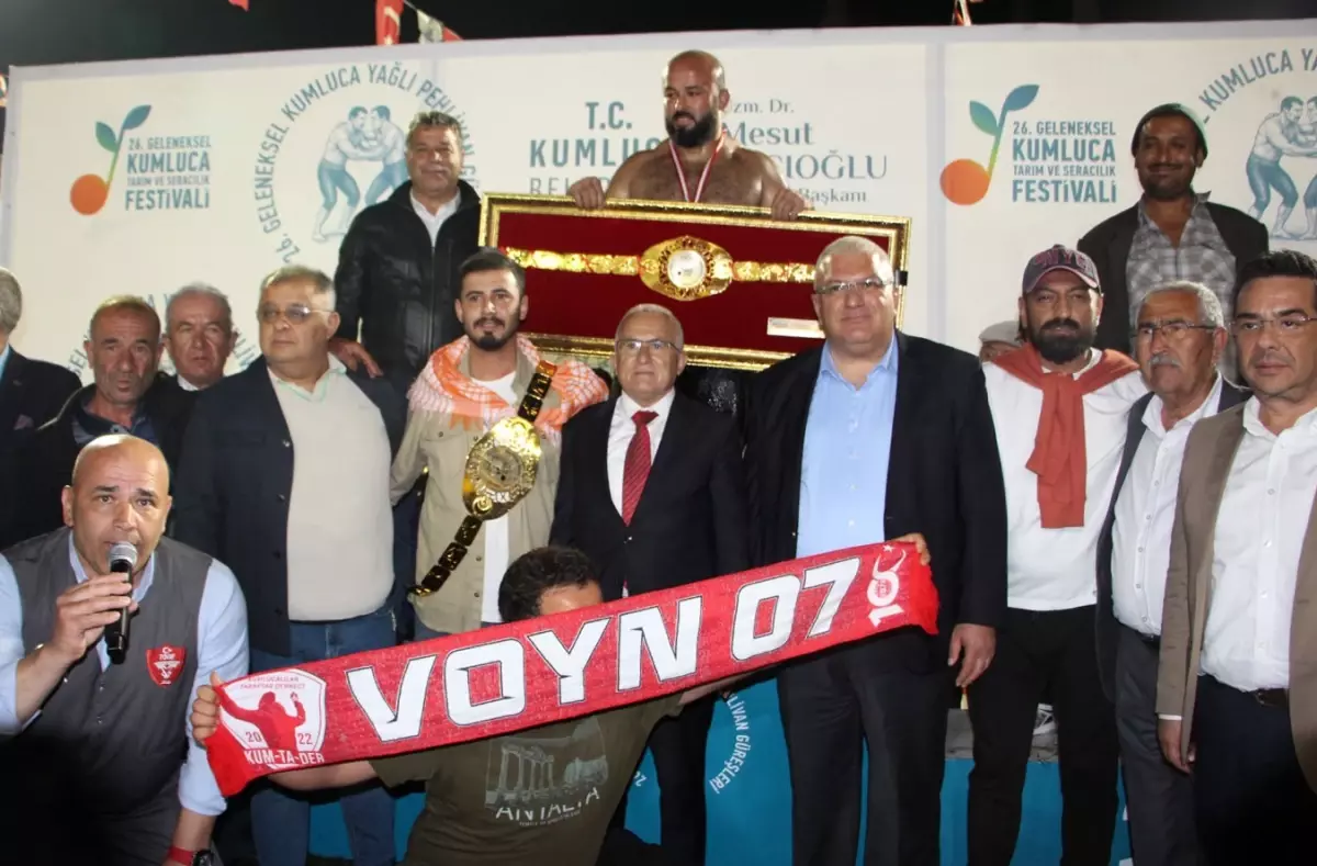 Kumluca Tarım ve Seracılık Festivali'nde Orhan Okulu Başpehlivan Oldu