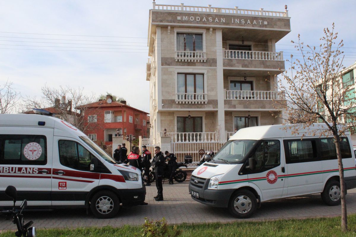 Aksaray'da Aile İçi Tartışma Kanlı Bitti: Eşini Öldürüp İntihar Etti