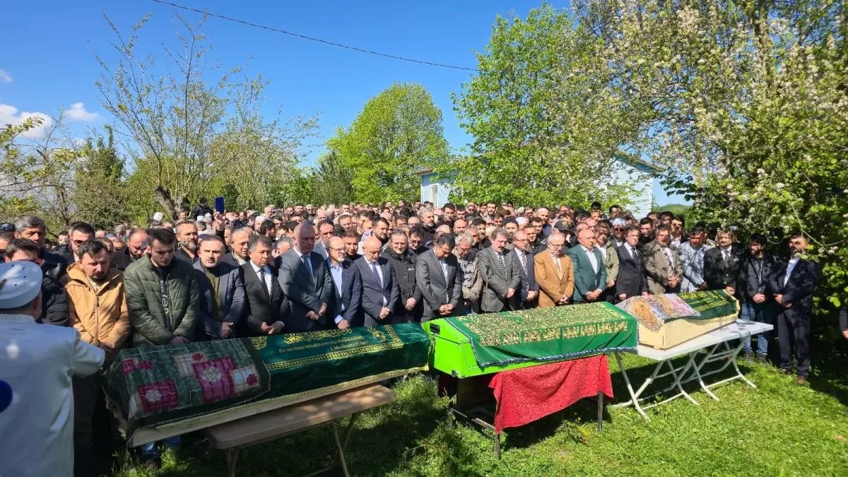 Samsun'daki Heyelan Felaketi: Adem Kaya ve İki Çocuğu Toprağa Verildi
