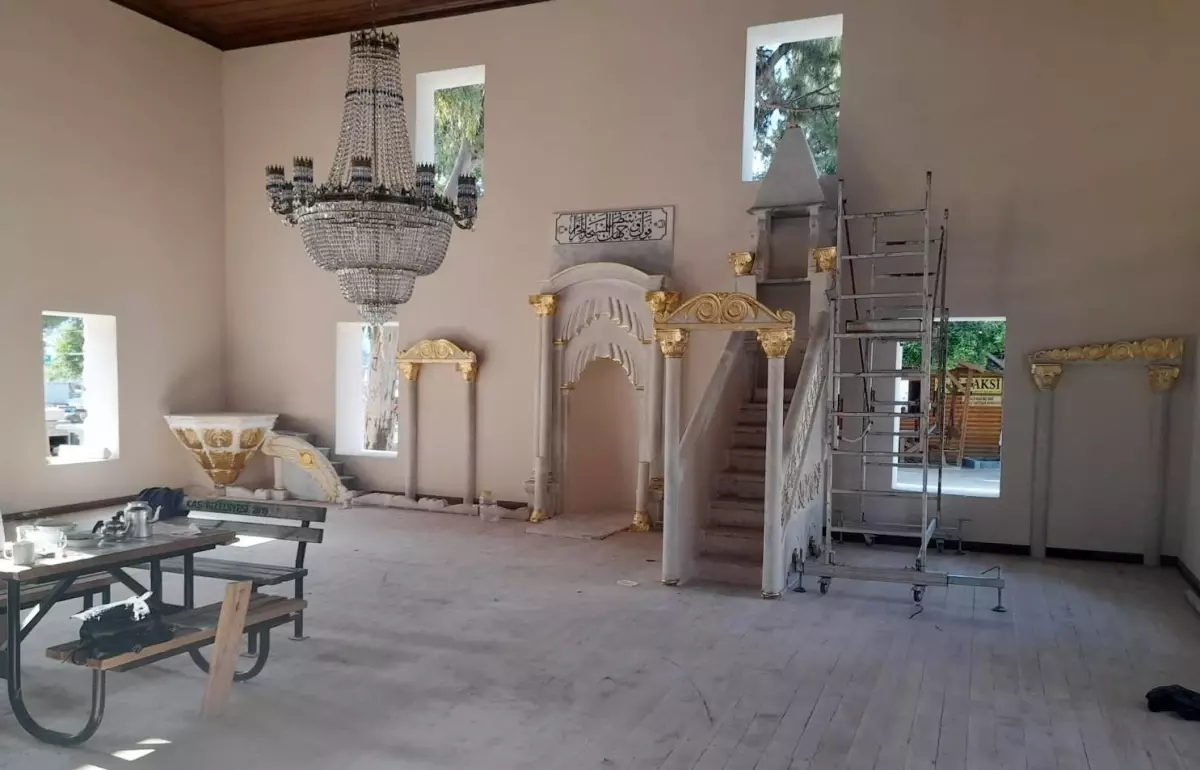 Antalya'daki Cami Restorasyonu Tartışma Yarattı