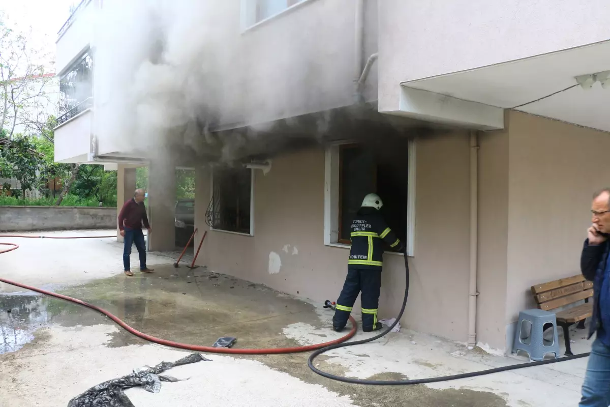 Erbaa'da Yangında İki Çocuk Polisi Tarafından Kurtarıldı
