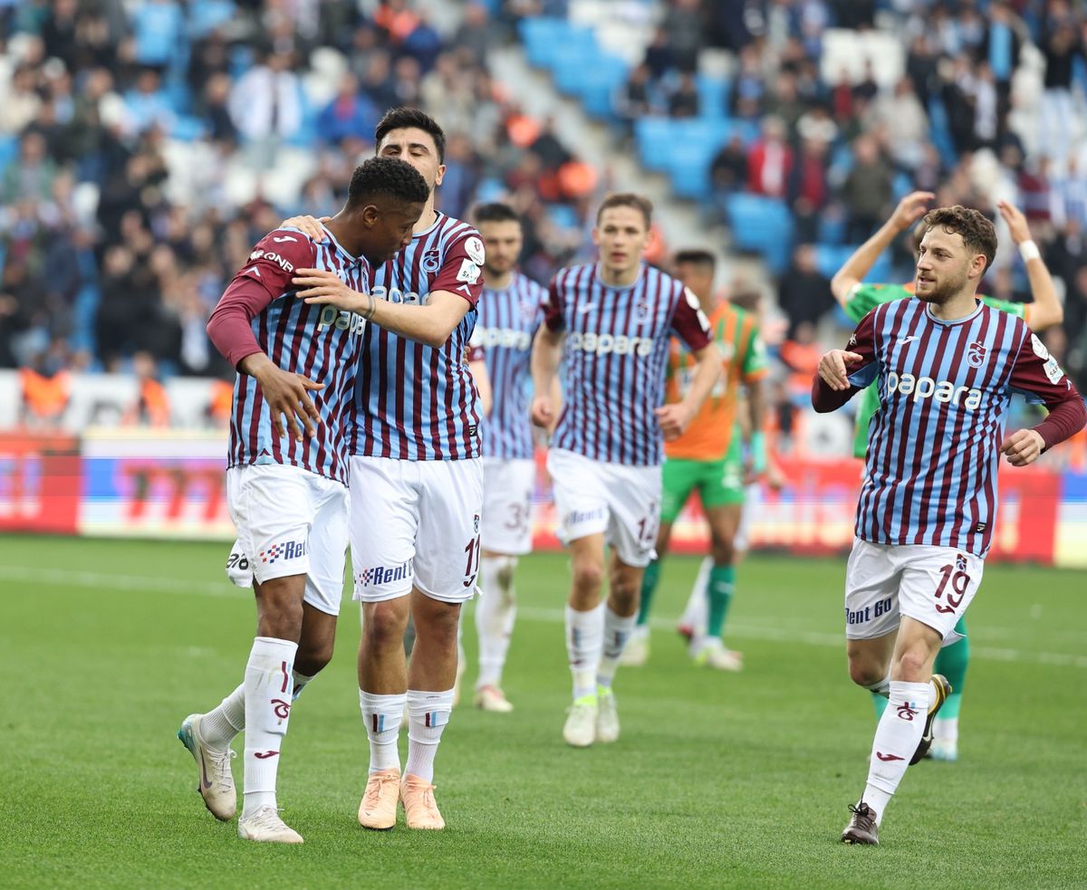 Trabzonspor, Alanyaspor'u 4-3 Yenerek 3'te 3 Yaptı