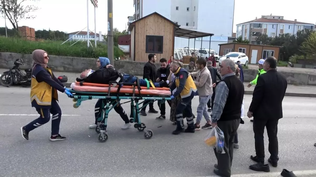 Samsun'da Yaya Geçidinde Motosiklete Otomobil Çarptı