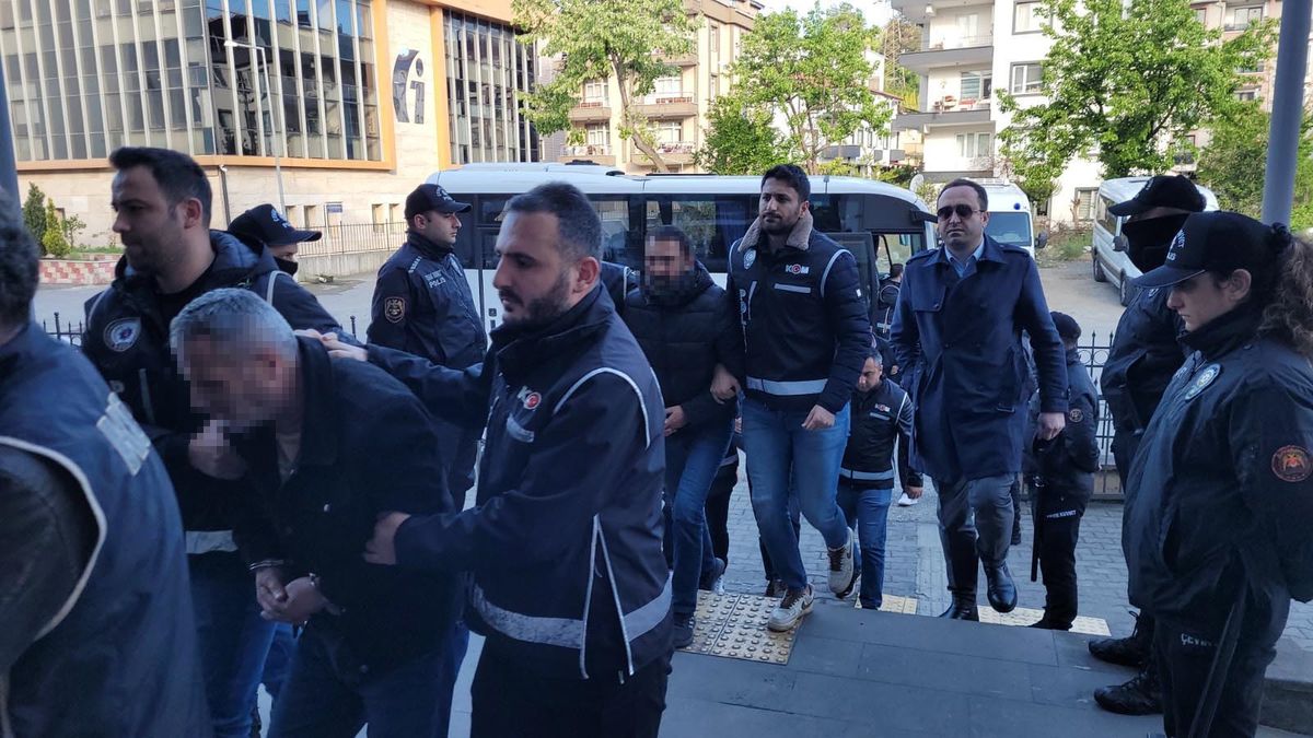 Zonguldak'ta Silah Kaçakçılığı Operasyonu: 11 Gözaltı