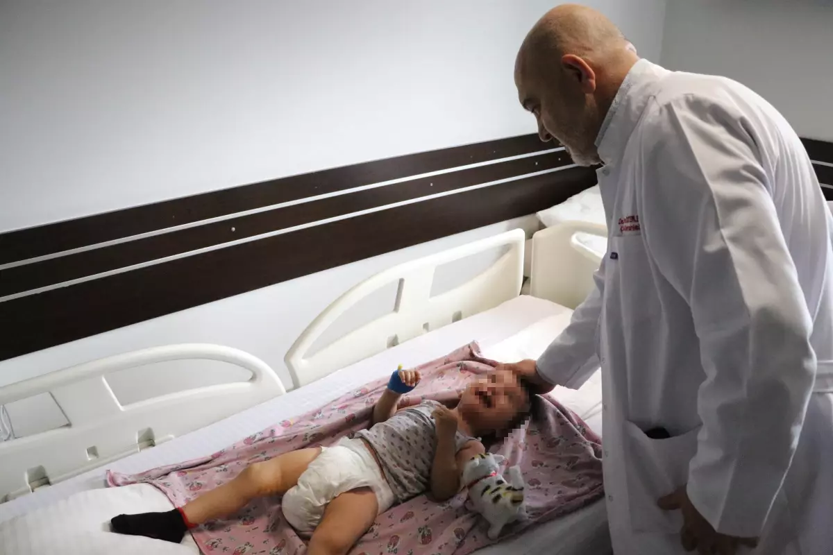 Kayseri'de 'Peygamber Sünneti' Hastalığına Ameliyatla Çözüm
