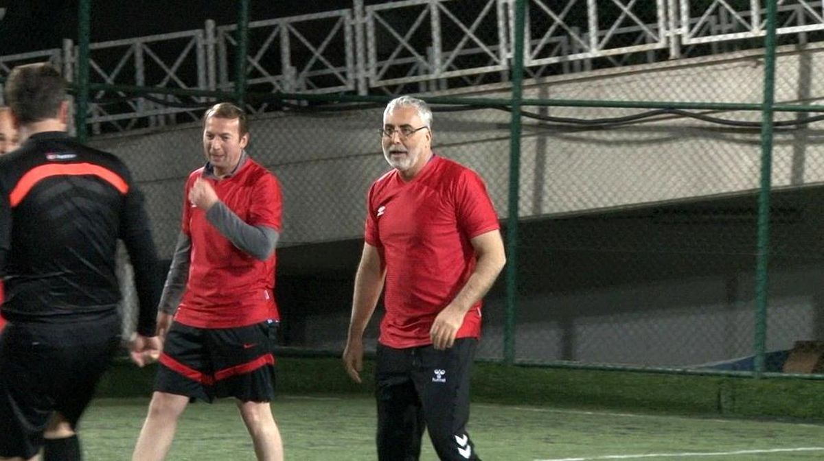 Çalışma Bakanı Işıkhan, 1 Mayıs İçin Futbol Turnuvası Düzenledi
