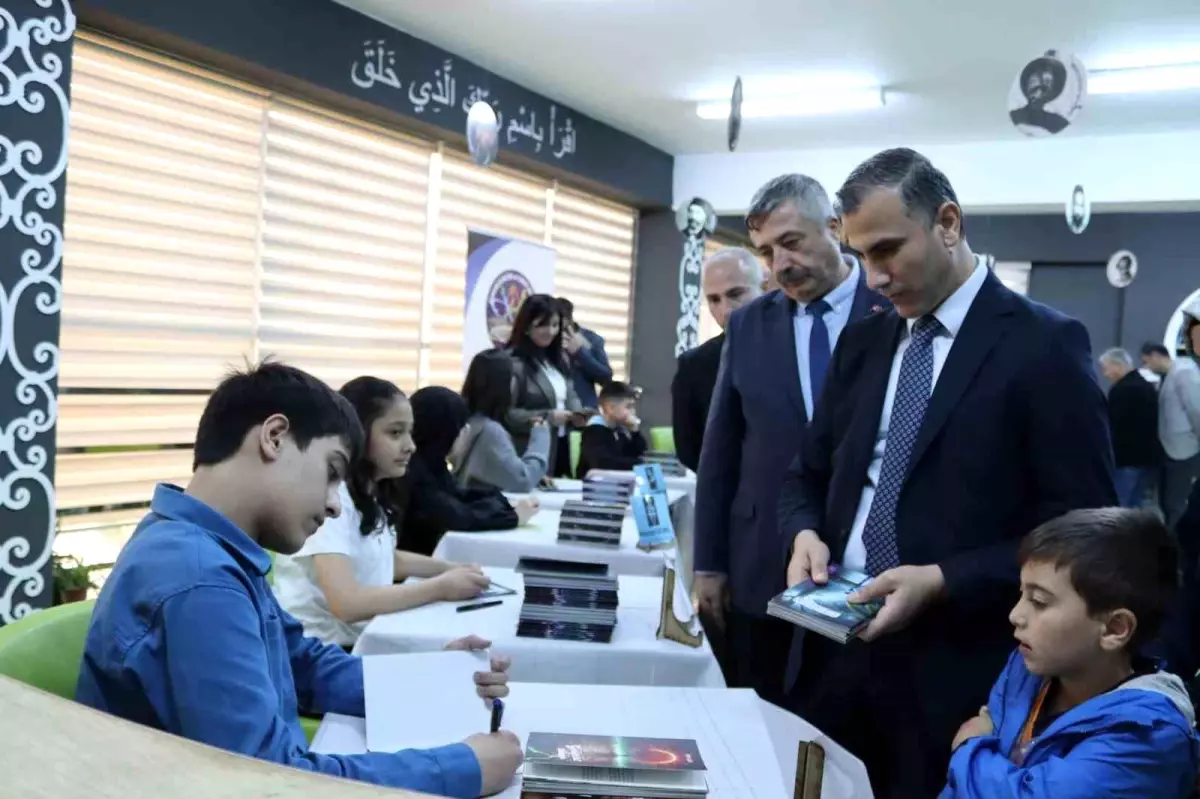Osmancık'ta 10 Çocuk Yazar İmzalarını Dağıttı