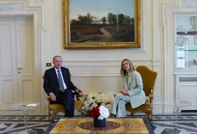 Cumhurbaşkanı Erdoğan İtalya'da Başbakan Meloni ile görüştü Cumhurbaşkanı Erdoğan İtalya'da Başbakan Meloni ile görüştü