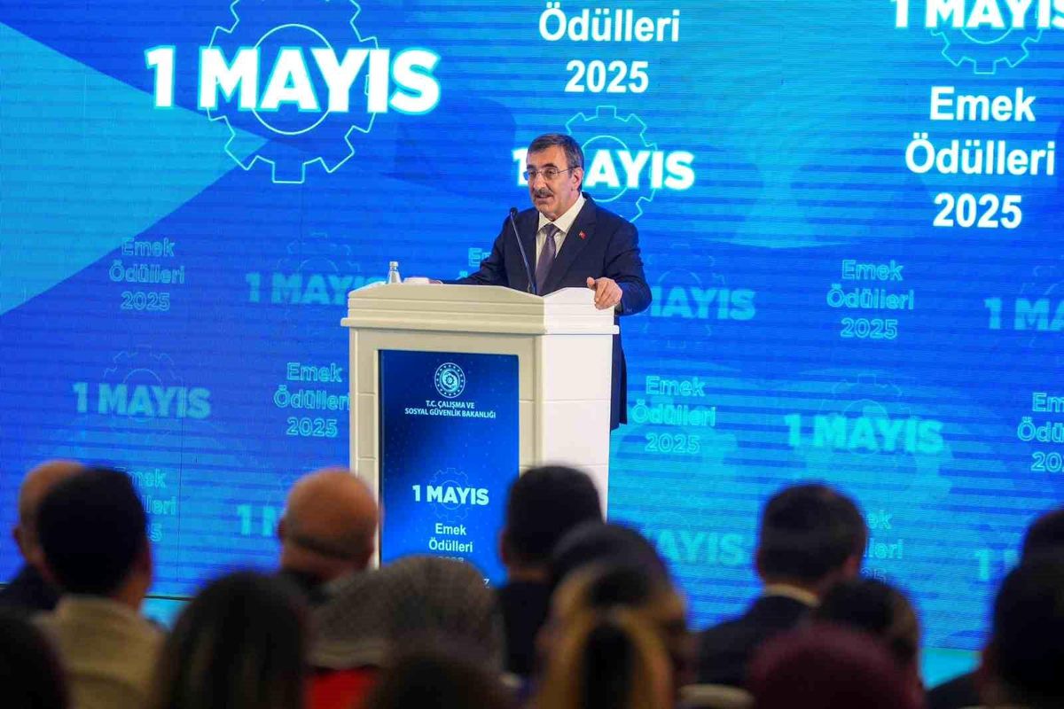 Cumhurbaşkanı Yardımcısı Yılmaz: 'Değişim süreçlerini iyi okuyarak ve yöneterek bunu ülkemiz için fırsata dönüştüreceğiz'