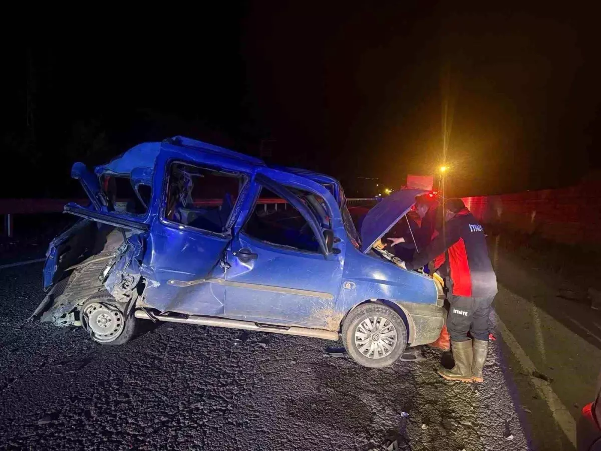 Iğdır'da Trafik Kazası: Maddi Hasar ve Yaralılar
