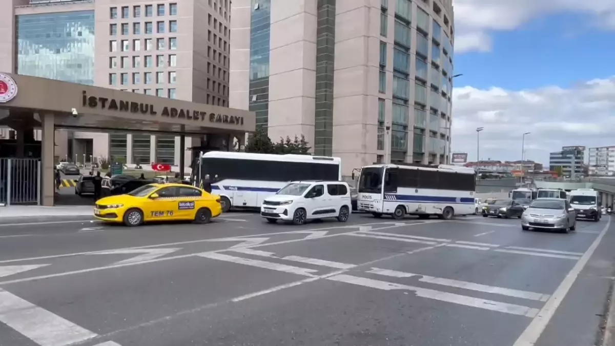 İBB'ye Yönelik Yolsuzluk Soruşturmasında 52 Şüpheli Adliyeye Sevk Edildi