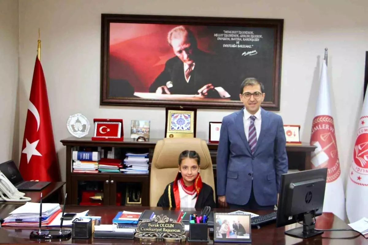 Bilecik'te Öğrenciler, Başsavcının Koltuğuna Oturdu