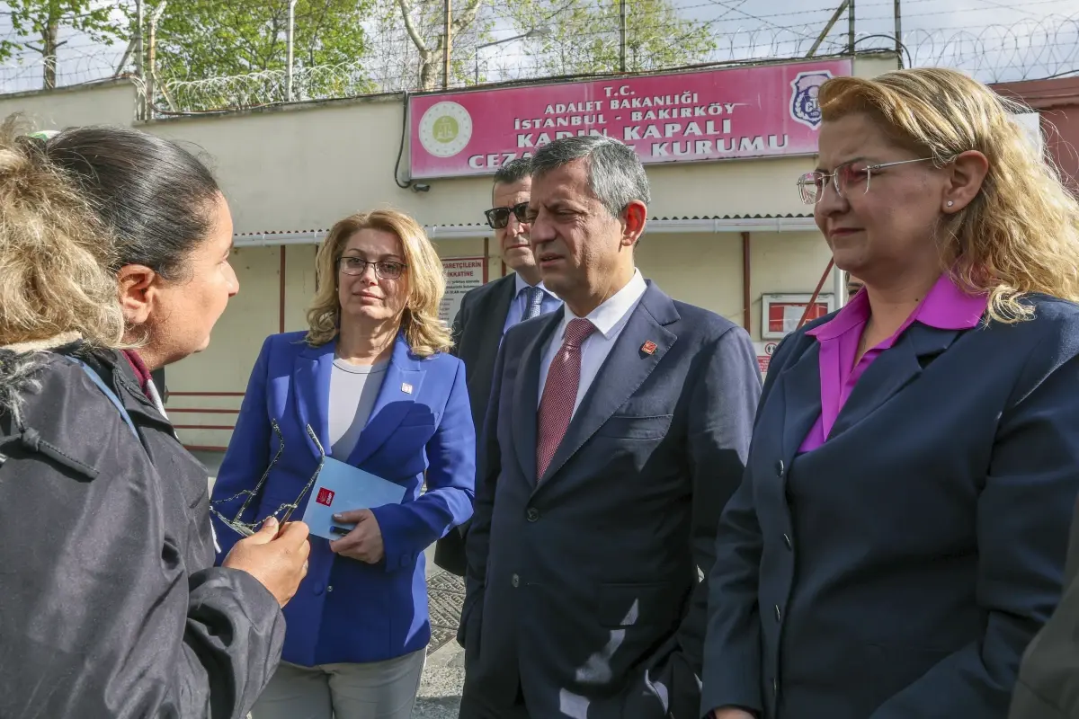CHP Lideri Özgür Özel, Tutuklu Kadınları Ziyaret Etti